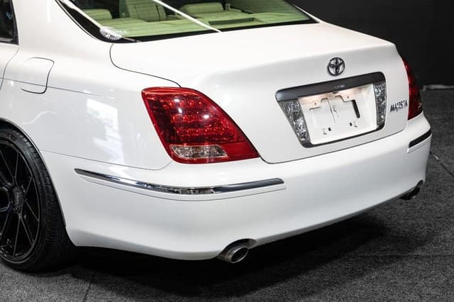 2004 Toyota Majesta JDM car for sale — photo 6 of 20