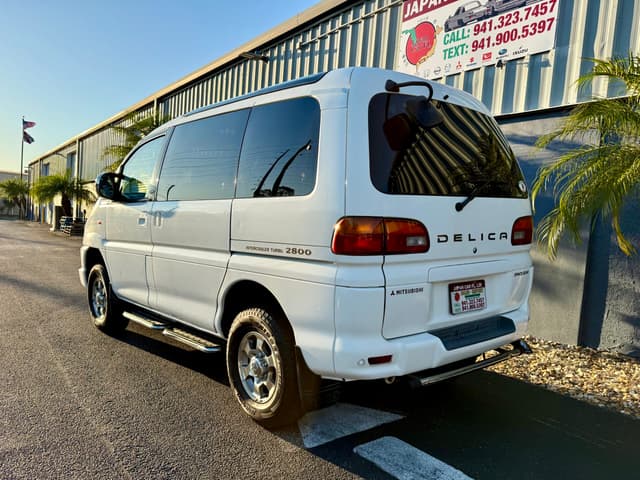 1998 Mitsubishi Delica JDM car for sale — photo 6 of 19