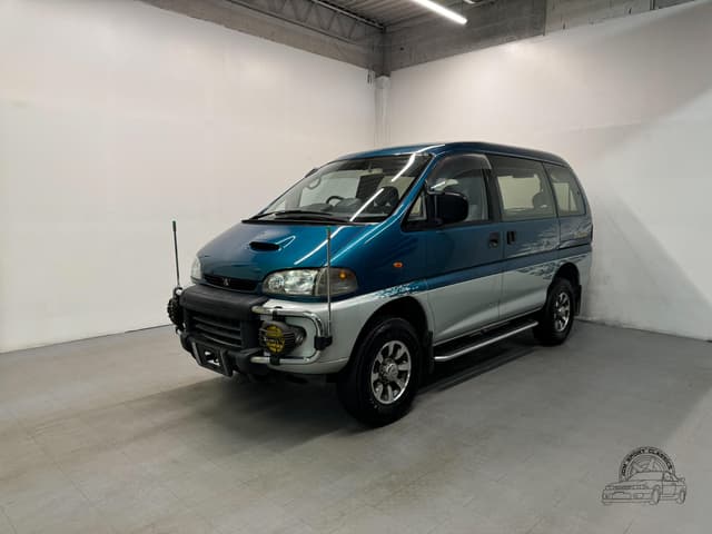 1997 Mitsubishi Delica JDM car for sale — photo 2 of 25