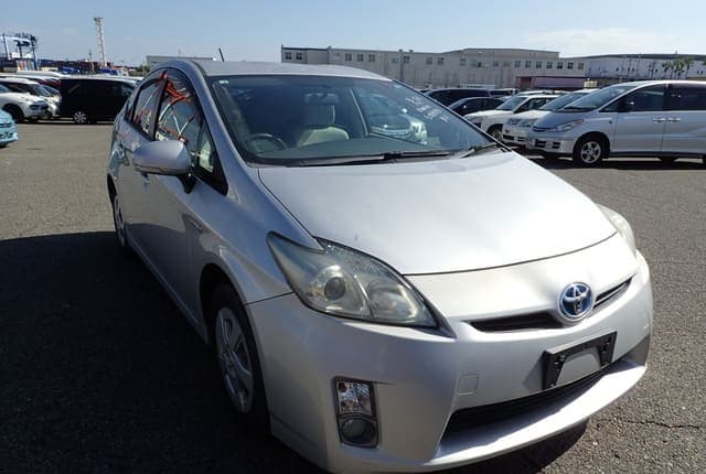 2010 Toyota Prius JDM car for sale — photo 7 of 25
