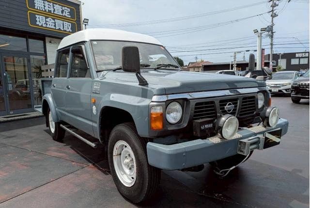 1996 Nissan Safari JDM car for sale — photo 3 of 25