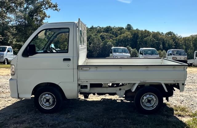 2001 Daihatsu Hijet JDM car for sale — photo 9 of 18