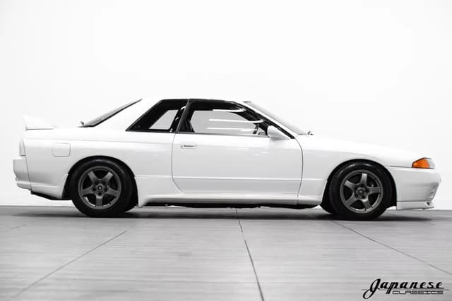 1993 Nissan Skyline JDM car for sale — photo 5 of 25