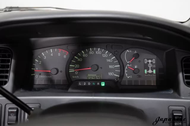 2000 Mitsubishi Delica JDM car for sale — photo 14 of 25