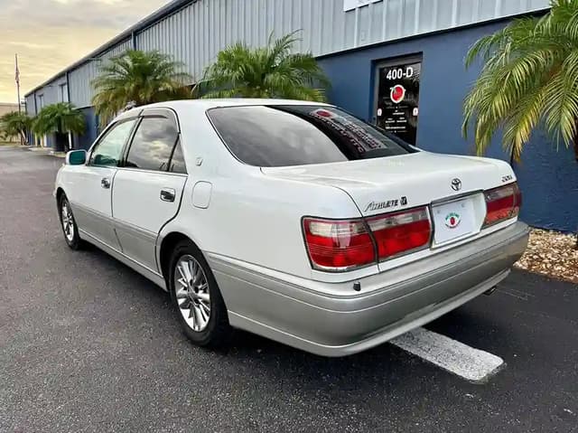 1999 Toyota Crown JDM car for sale — photo 7 of 21