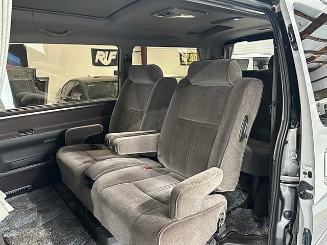 1999 Toyota HiAce JDM car for sale — photo 13 of 14