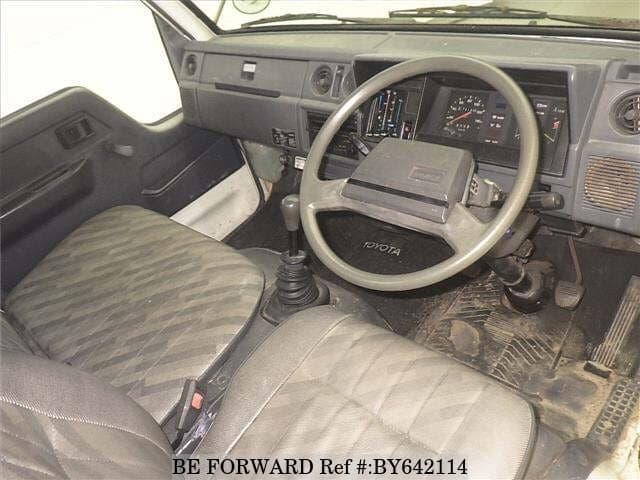 1992 Toyota HiAce JDM car for sale — photo 3 of 7