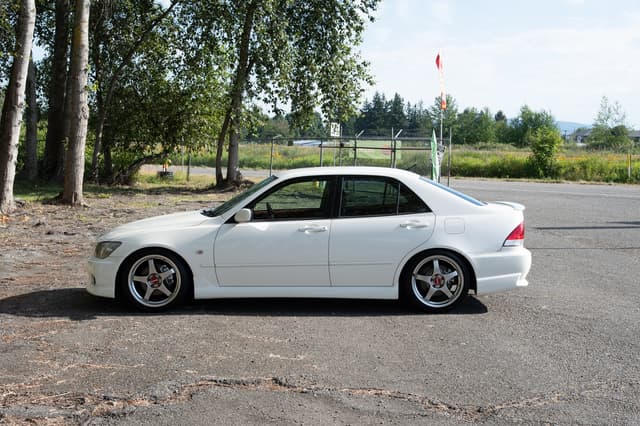 2001 Toyota Altezza JDM car for sale — photo 7 of 14