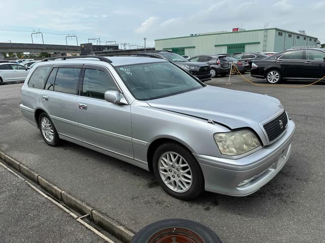 2001 Toyota Crown JDM car for sale — photo 4 of 12