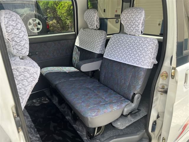 1998 Daihatsu Atrai JDM car for sale — photo 13 of 17
