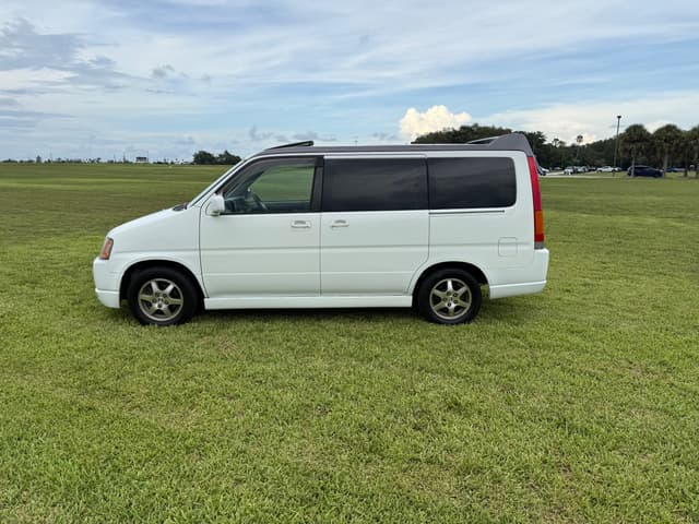 2000 Honda Stepwagon JDM car for sale — photo 8 of 25