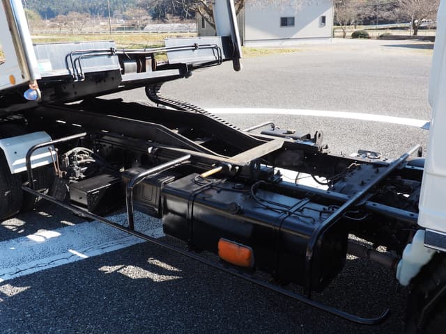 1991 Isuzu Elf JDM car for sale — photo 17 of 24