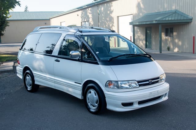 1998 Toyota Estima JDM car for sale — photo 3 of 15