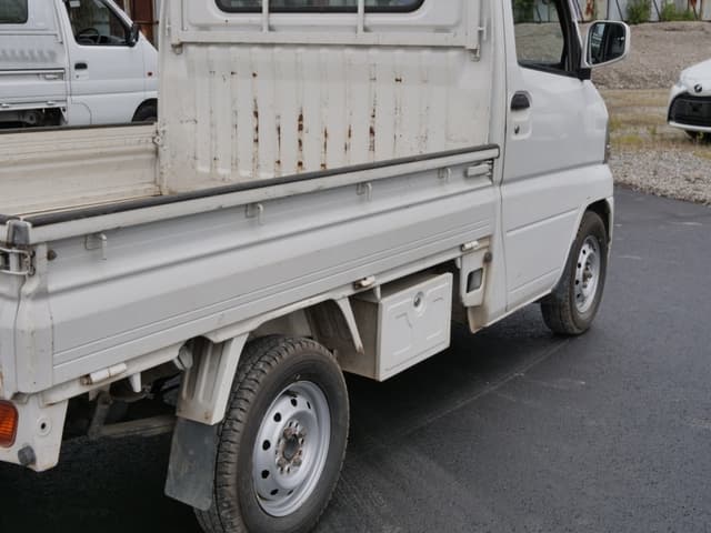 2002 Mitsubishi Minicab JDM car for sale — photo 18 of 25