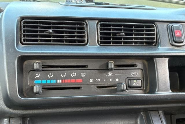 2003 Daihatsu Hijet JDM car for sale — photo 3 of 24
