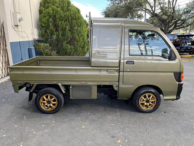 1997 Daihatsu Hijet JDM car for sale — photo 9 of 19