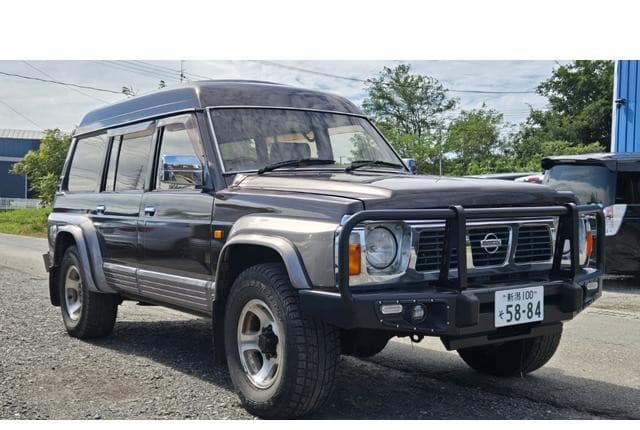 1990 Nissan Safari JDM car for sale — photo 4 of 25