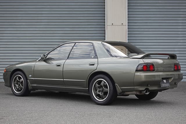 1992 Nissan Skyline JDM car for sale — photo 3 of 25