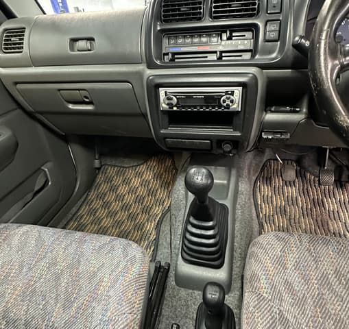 1999 Suzuki Jimny JDM car for sale — photo 25 of 25