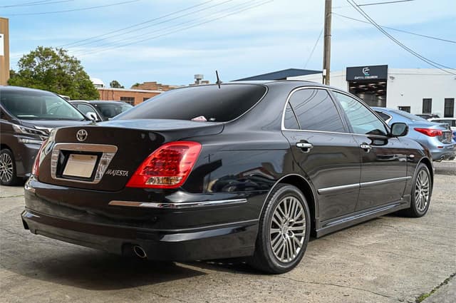 2007 Toyota Crown JDM car for sale — photo 12 of 25
