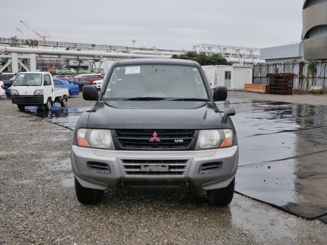 2001 Mitsubishi Pajero JDM car for sale — photo 2 of 25