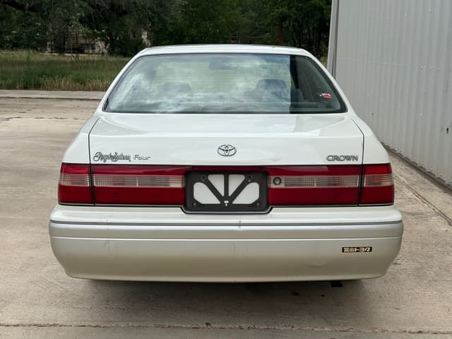 1996 Toyota Crown JDM car for sale — photo 8 of 20