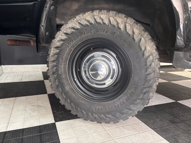 1996 Toyota Hilux Surf JDM car for sale — photo 13 of 25