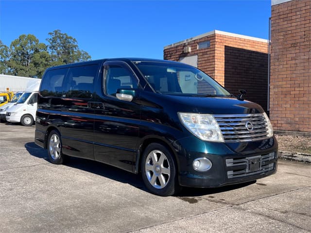 2007 Nissan Elgrand JDM car for sale — photo 4 of 16