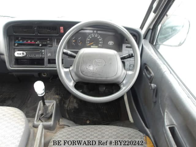 2002 Toyota HiAce JDM car for sale — photo 23 of 25