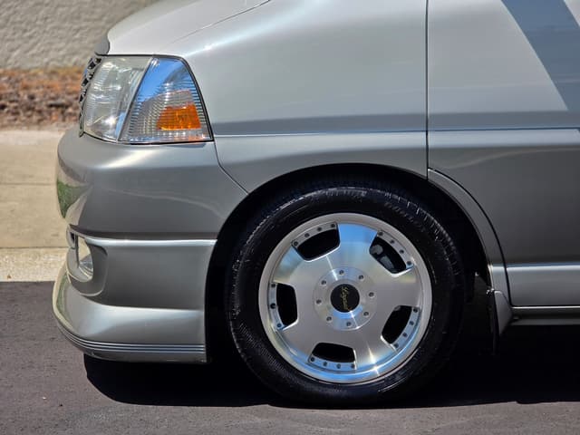 2000 Toyota Grand Hiace JDM car for sale — photo 16 of 25