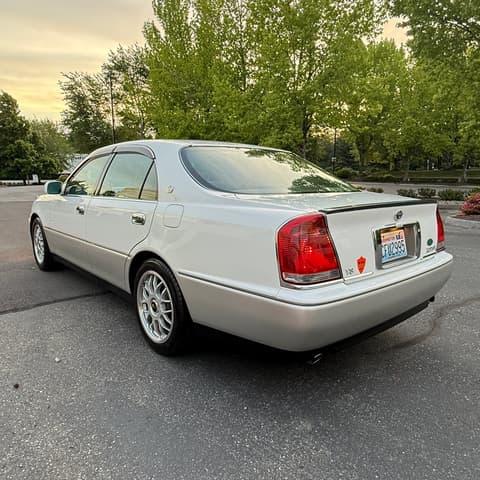 2001 Toyota Crown JDM car for sale — photo 12 of 17