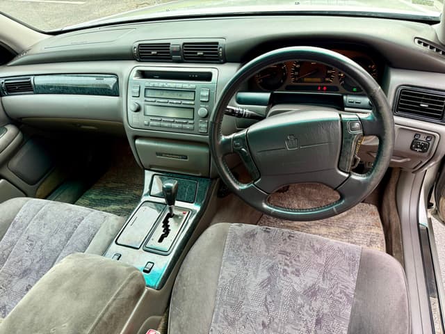 2001 Toyota Crown JDM car for sale — photo 16 of 23