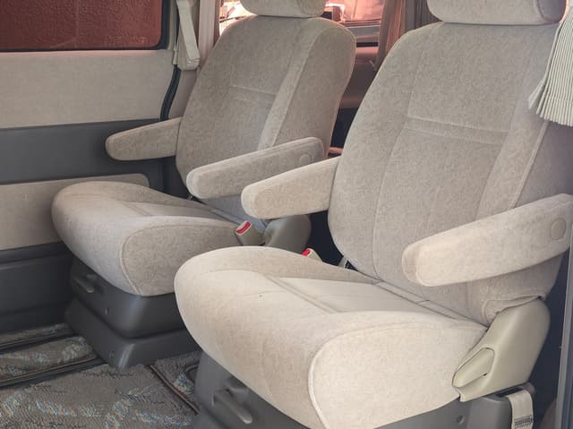2000 Toyota Granvia JDM car for sale — photo 16 of 25