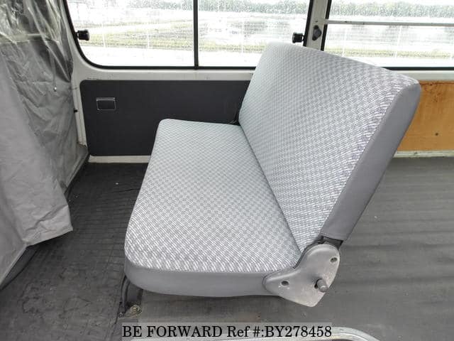 2001 Toyota HiAce JDM car for sale — photo 19 of 25