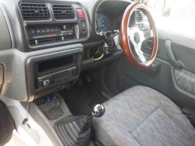 2001 Suzuki Jimny JDM car for sale — photo 6 of 6