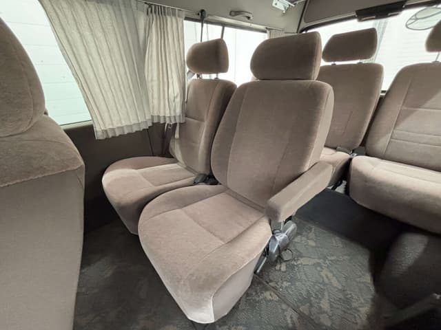 2001 Toyota HiAce JDM car for sale — photo 8 of 25