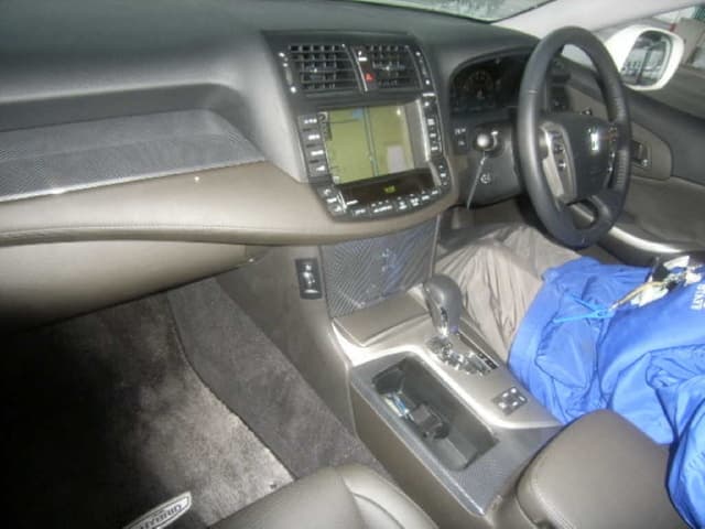2010 Toyota Crown JDM car for sale — photo 3 of 6