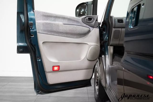 1999 Mitsubishi Delica JDM car for sale — photo 20 of 25