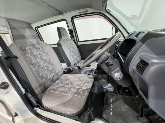 1998 Mitsubishi Minicab JDM car for sale — photo 9 of 25