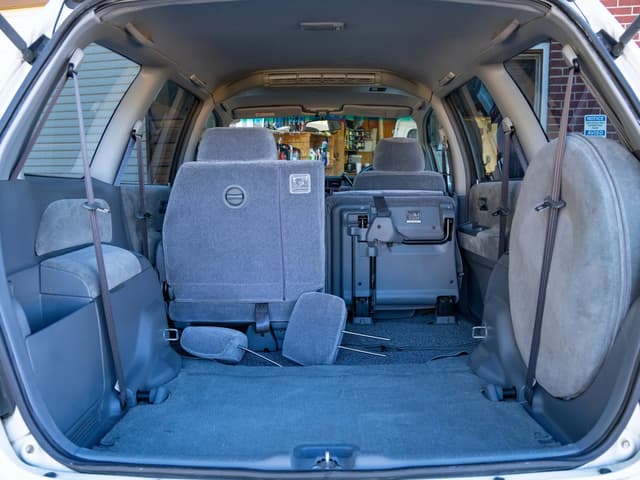 1999 Honda Odyssey JDM car for sale — photo 16 of 17