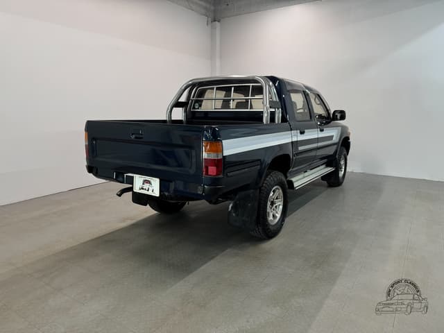 1993 Toyota Hilux JDM car for sale — photo 12 of 25