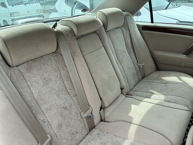 2001 Toyota Crown JDM car for sale — photo 7 of 8
