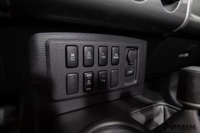 2010 Toyota Fj Cruiser JDM car for sale — photo 12 of 25