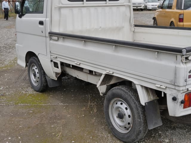 2000 Daihatsu Hijet JDM car for sale — photo 17 of 25