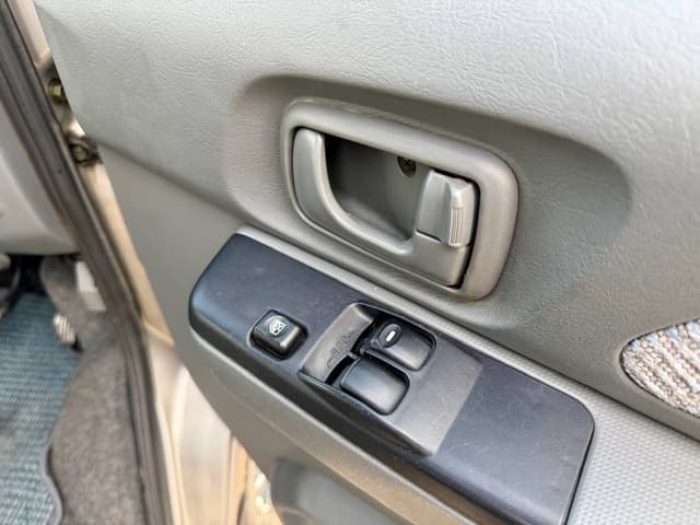 2000 Mitsubishi Town Box JDM car for sale — photo 17 of 25