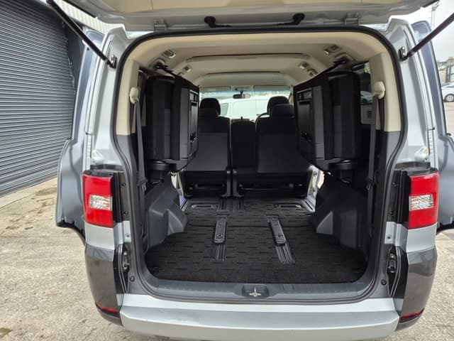 2009 Mitsubishi Delica JDM car for sale — photo 16 of 22