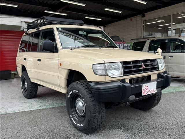 1998 Mitsubishi Pajero JDM car for sale — photo 5 of 25