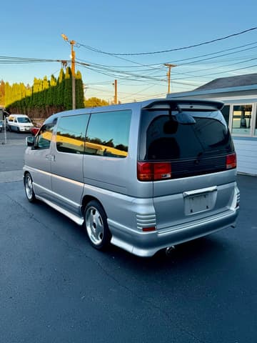 1998 Nissan Elgrand JDM car for sale — photo 5 of 15