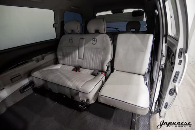 2000 Mitsubishi Delica JDM car for sale — photo 17 of 25