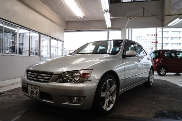 1999 Toyota Altezza JDM car for sale — photo 8 of 25